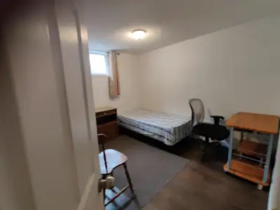 Furnished room for rent ($525 + 15% utilities)