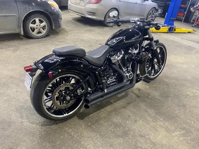 2018 Harley Breakout 114 in Street, Cruisers & Choppers in Calgary - Image 6