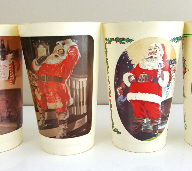 Vintage Coca-Cola Christmas Plastic Cups in Arts & Collectibles in City of Toronto - Image 4