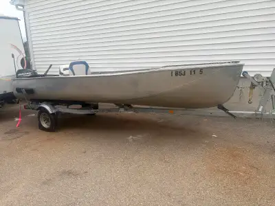 16 ft aluminum boat with a 2016 20 hp 4 stroke with electric start.. 2016 galvanized trailer. 2 new...