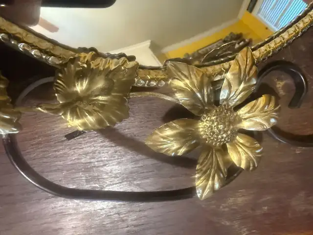 Convex Mirror Wrought Iron Gold Ivy Leaf Detail Circular Mirror in Home Décor & Accents in Oshawa / Durham Region - Image 11