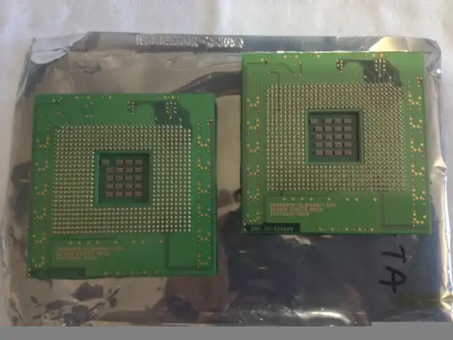 Intel Xeon 2.2GHz SL6EN (RN80532KC049512) CPU Socket 603 in System Components in City of Toronto - Image 7