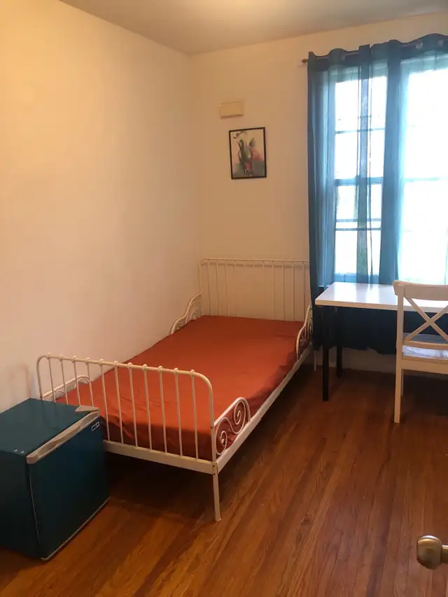 Eglinton west  subway station nice bedroom for rent 63849108429443121