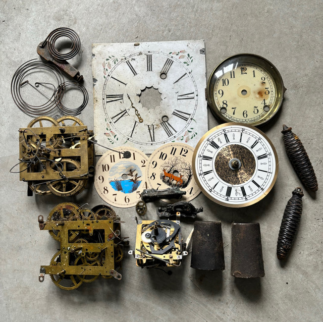 Clock parts steampunk in Arts & Collectibles in Hamilton