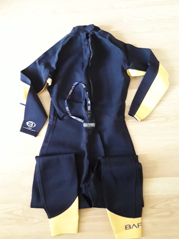 Bare Womens 1mm Sport Full Wetsuit  Size 14 in Water Sports in Hamilton - Image 3
