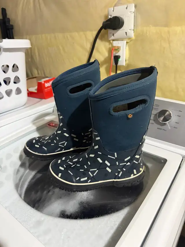 Kids BOGS Boots in Kids & Youth in Oshawa / Durham Region - Image 2