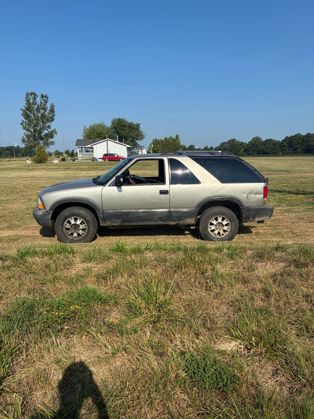 gmc jimmy in Cars & Trucks in Hamilton - Image 2