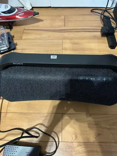 Selling my brand new never used Sony Bluetooth party speaker have the box took it out to take a pict...