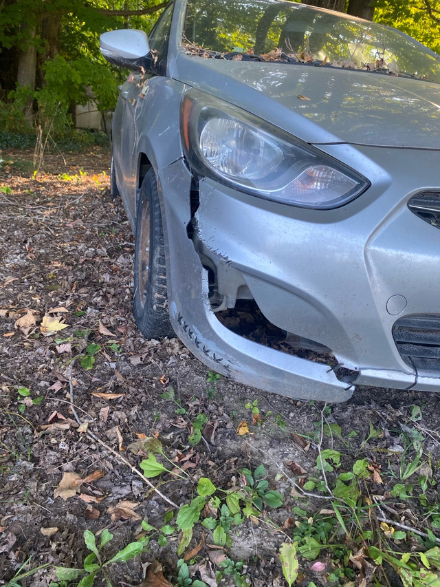 Hyundai accent  in Cars & Trucks in Owen Sound - Image 2