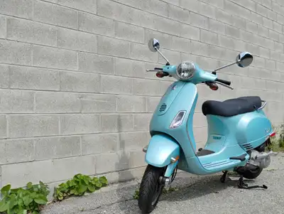 Selling my well cared for Vespa LX 150. I really enjoyed owning this bike, but I don't ride it as mu...