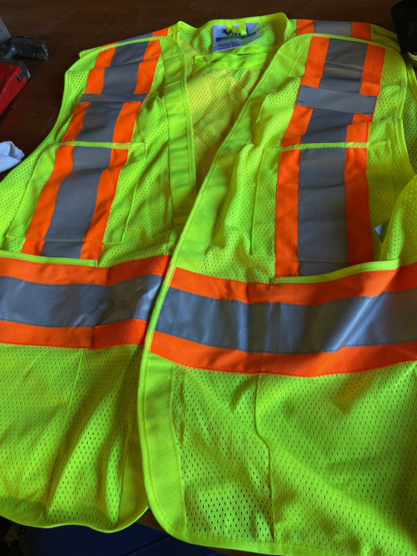 SELECTION OF NEW SAFETY GEAR SIZE XL #V1329 in Men's in Strathcona County - Image 4