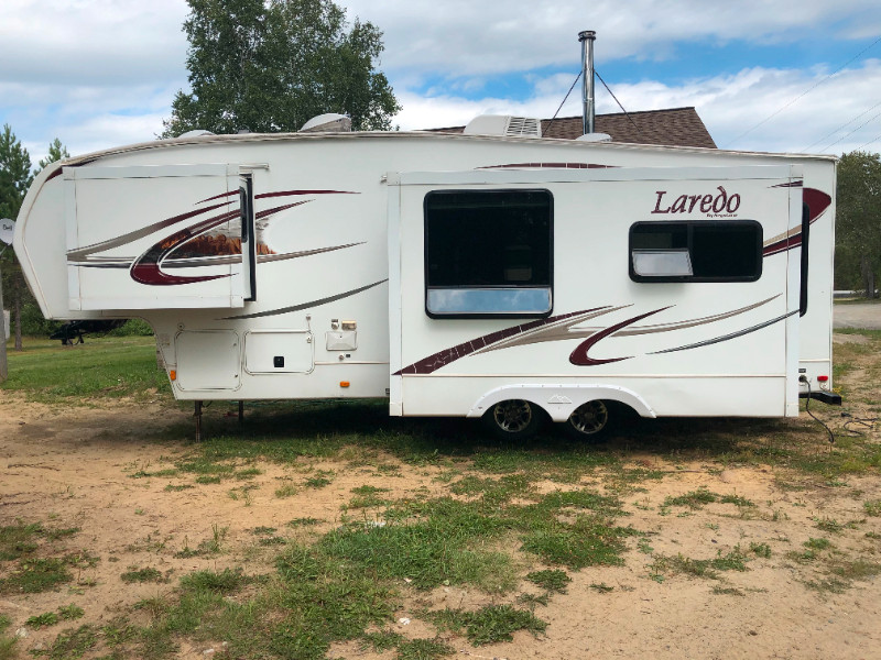 2011 Keystone Laredo 5th wheel Camper For Sale 14,500 Travel