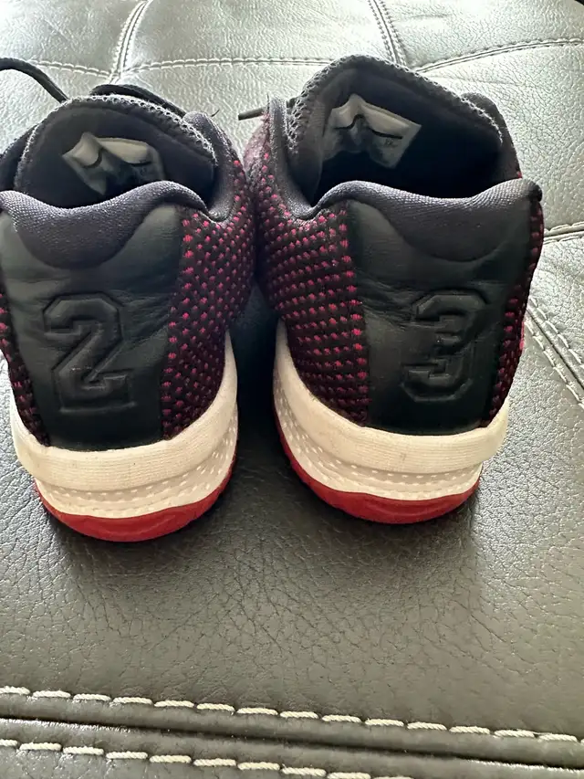 NIKE AIR JORDAN KIDS  US 3Y BASKETBALL SHOES in Kids & Youth in Kitchener / Waterloo - Image 7