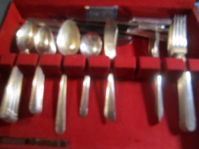 #42B  ELAINE silverware set for 8 in Arts & Collectibles in Yarmouth - Image 2