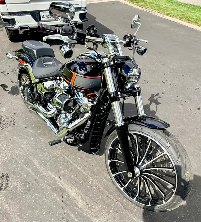 2024 Harley Davidson Breakout 117 FXBR - Stage 1 in Street, Cruisers & Choppers in Oshawa / Durham Region - Image 4