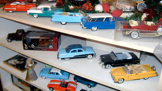 Assorted 1/35ish scale metal miniatures of 1950's Ford, Cadillac in Arts & Collectibles in Bedford