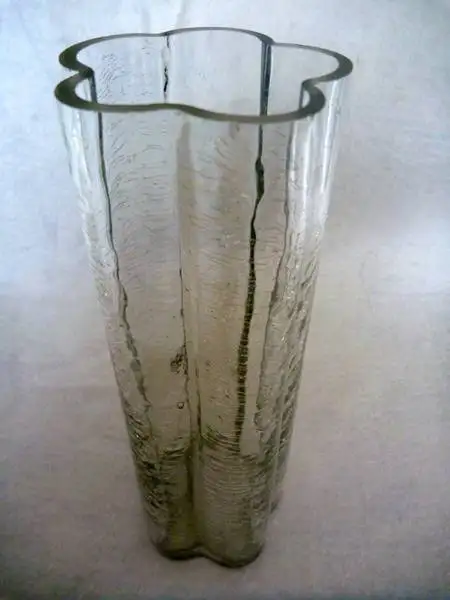 Choice of glass vases some vintage in Home Décor & Accents in Calgary - Image 4