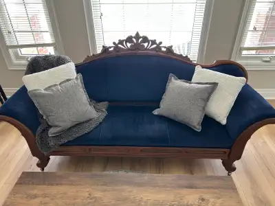 Free Settee, View more