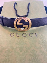Authentic Signature Gucci belt Gold size 90