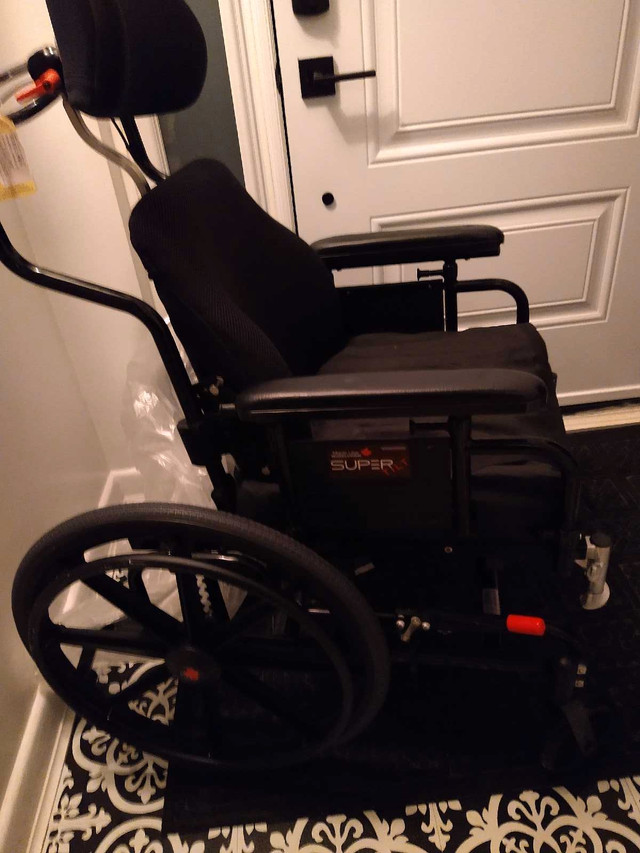 Wheel chair with tilt in Health & Special Needs in City of Toronto - Image 4