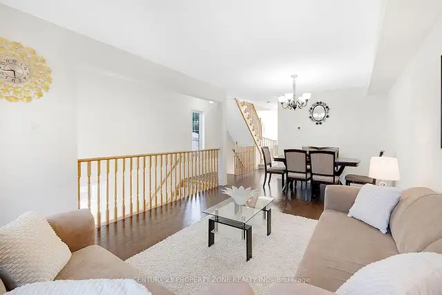 Bright and Airy End Unit Freehold Townhome on a Prime Location!62865714017923123