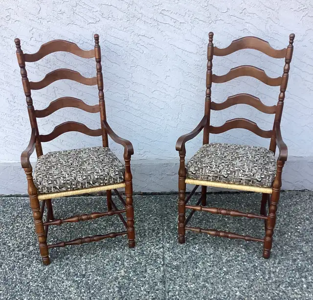 Heritage  Chairs in Chairs & Recliners in Kamloops - Image 3