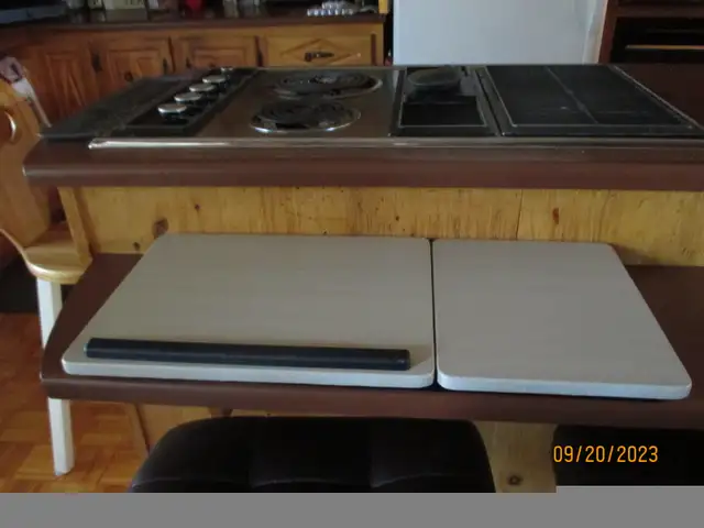 table pour lit ordinateur in Coffee Tables in Laval / North Shore - Image 4