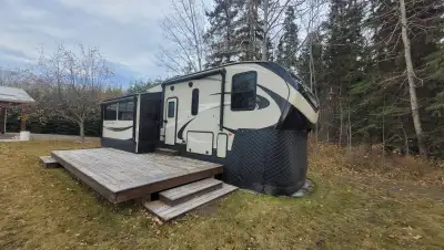 Keystone Cougar 302RLS 35 foot half-ton 5th wheel Trailer. Bought brand new in May of 2020. It has o...