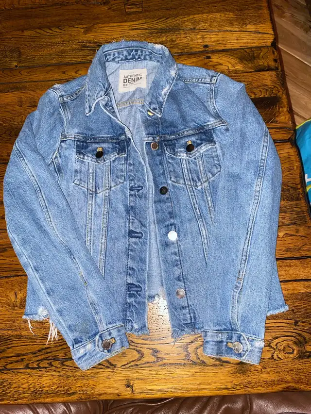 Women’s Denim Jacket in Women's - Tops & Outerwear in Hamilton - Image 2