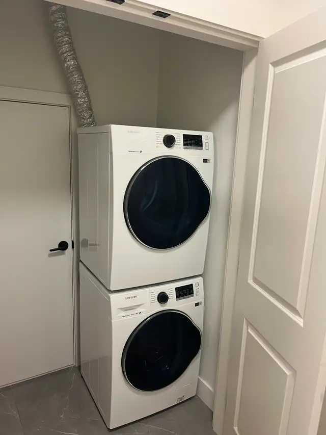 1-Bedroom Basement Suite in Modern Townhouse in Long Term Rentals in Richmond - Image 6