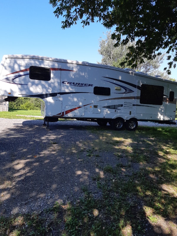 2011 5th Wheel Crossroad Cruiser Travel Trailer Travel Trailers