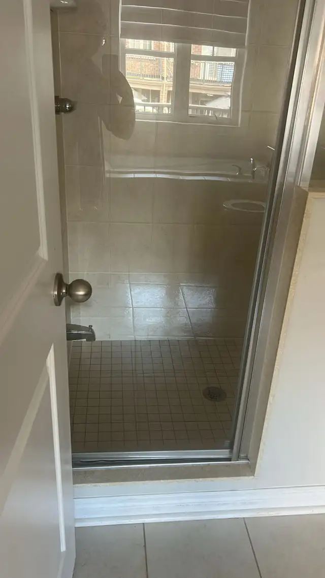 Brampton Room rent private washroom - April 15