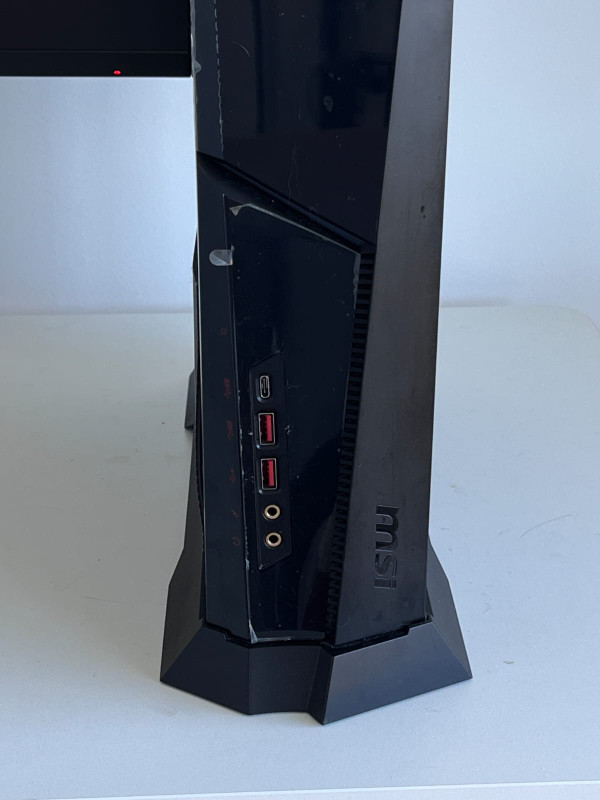 MSI Trident X: 16 GB RAM, RTX 2080, i9 9900 in Desktop Computers in Vancouver - Image 3