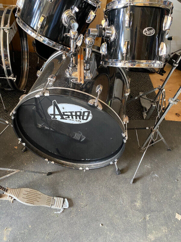 Full drum set in Drums & Percussion in Mississauga / Peel Region - Image 2