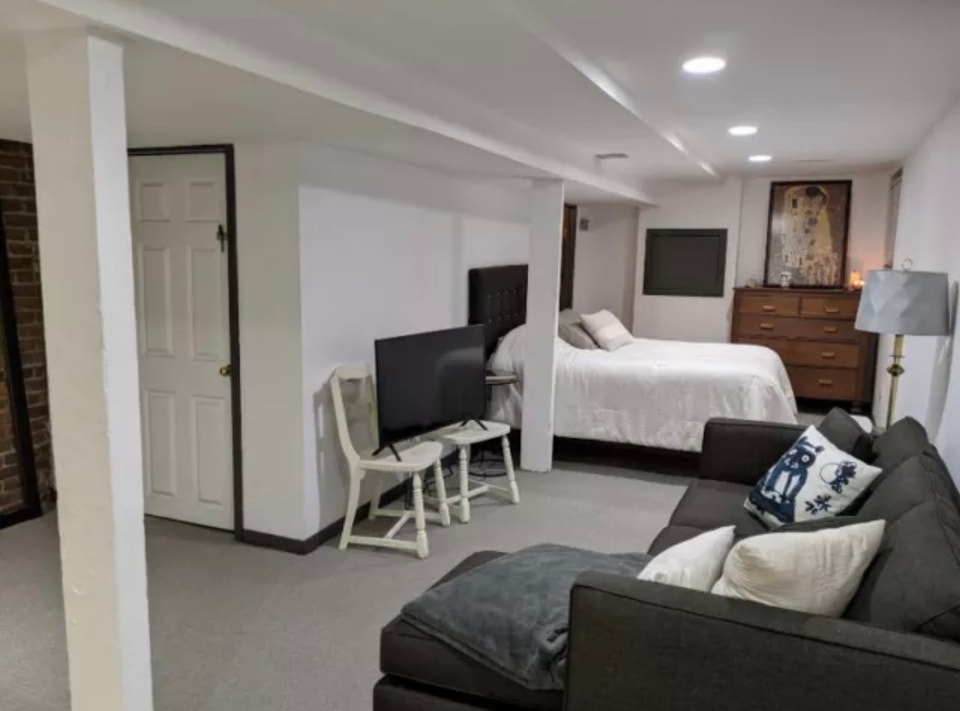 Beaches Bright Bachelor Apartment 5