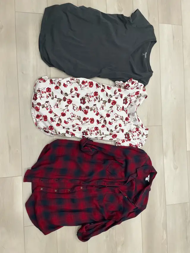 Assorted maternity clothes - size medium63234962425987123