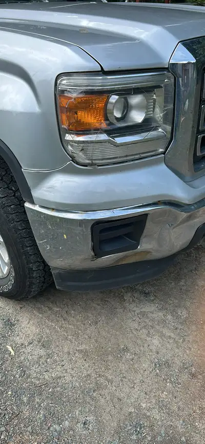 Remote start. Brand new tires and extras. 197,000 km Damage to front head light and bumper.