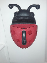 Ladybug bath toy container