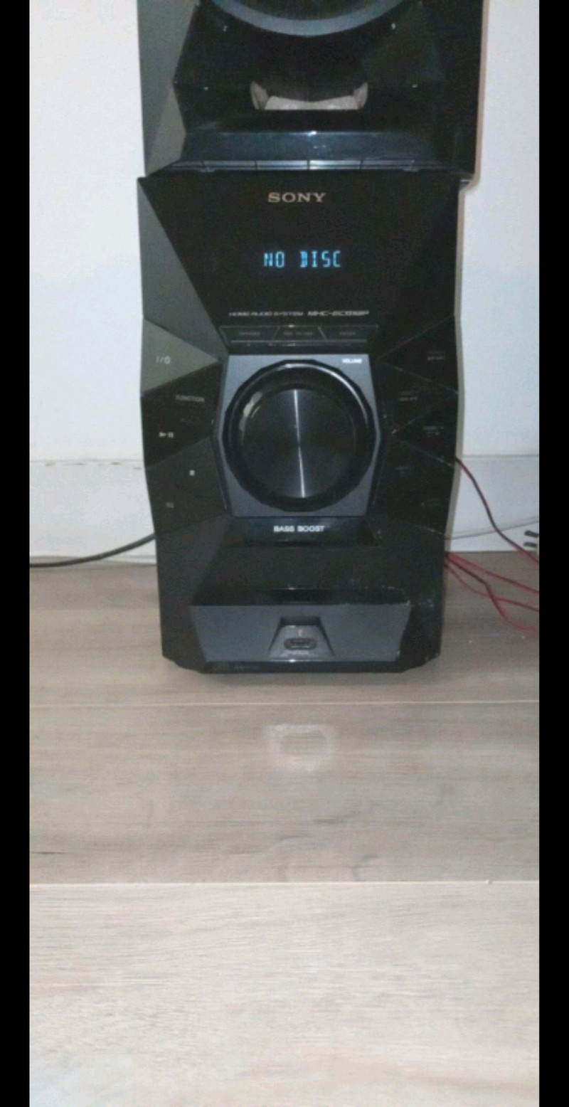 (BASICALLY new) Sony Home Audio System MHCEC619iP Stereo Systems