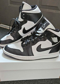 Air Jordan 1 Mid - black/white sneakers