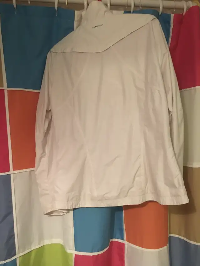 Women’s Adidas Jacket  in Women's - Tops & Outerwear in Guelph - Image 3