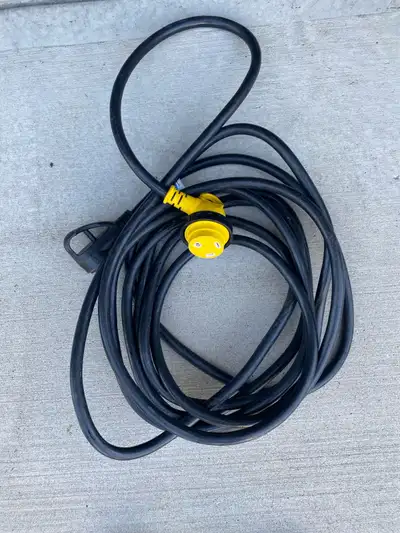 Camco Extra long RV Power Cord Not the twist and lock version No longer needed, excellent condition
