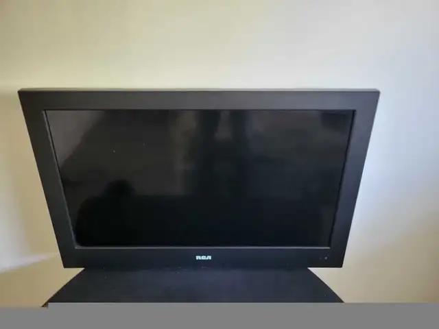 RCA 32" TV64877473891970121