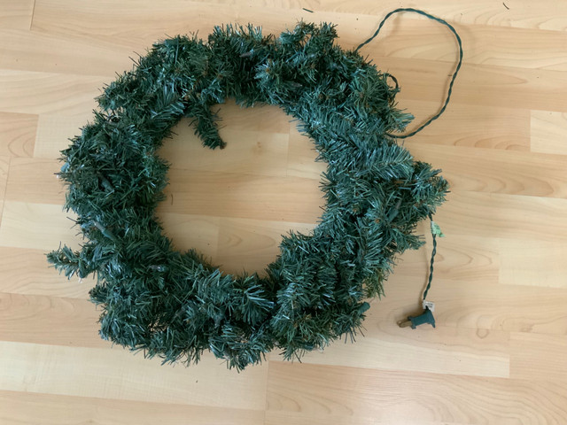 20” Wreath with Lights — Christmas Decorations in Holiday, Event & Seasonal in City of Toronto - Image 2
