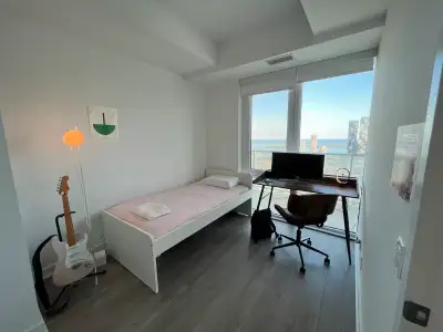 Student Rental – Downtown Toronto (UT or TMU) Available: September 1, 2026 One year lease 2-bedroom,...