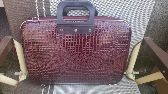 NEW LAB TOP HOLDER   BEAUTIFUL BURGUNDY CASE in Other in Cranbrook