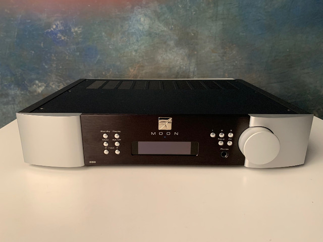 Simaudio Moon 390 Network Player/Pre amplifier in General Electronics in City of Halifax