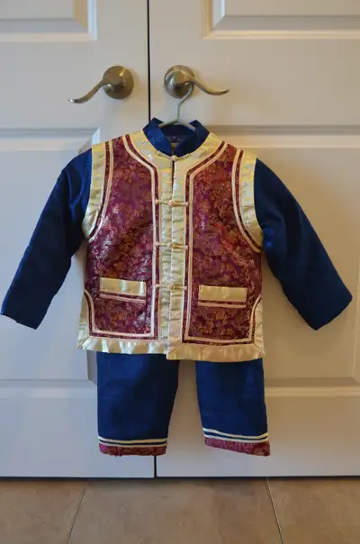 Boys costume, View more
