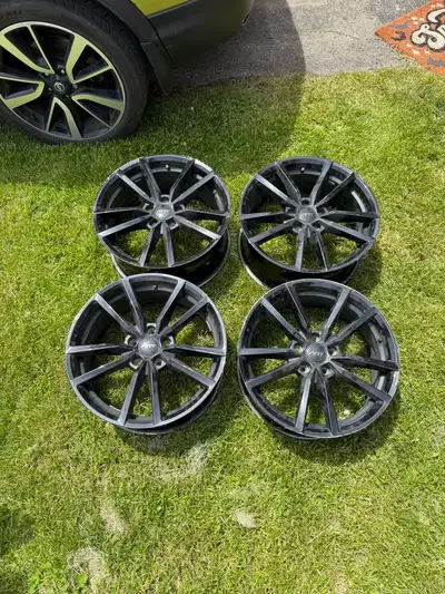 18" ART rims off of a VW golf R rims are in fairly good condition with a little curb rash from use,...