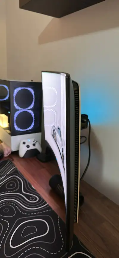 Alienware 4K OLED 32Inch 240HZ Curved 0.03ms BRAND NEW, View more